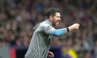 Diego Simeone je prvi put čekao da igrači stignu u tunel Diego Simeone je prvi put čekao da igrači stignu u tunel