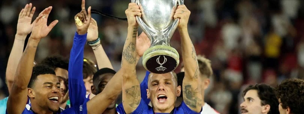 Lucas Digne osvojio je UEFA Superkup ubrzo nakon što se pridružio Paris Saint-Germainu Lucas Digne osvojio je UEFA Superkup ubrzo nakon što se pridružio Paris Saint-Germainu