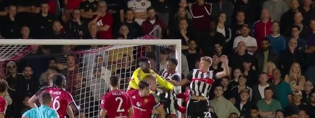 Manchester United je pretrpio svoj prvi poraz u Liga kupu od četvrtoligaša