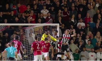 Manchester United je pretrpio svoj prvi poraz u Liga kupu od četvrtoligaša Manchester United je pretrpio svoj prvi poraz u Liga kupu od četvrtoligaša