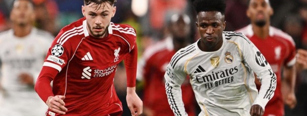 Različite okolnosti dvaju igrača s brojem 12 u dresu Različite okolnosti dvaju igrača s brojem 12 u dresu