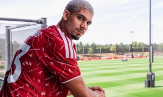 Ronald Araújo, noseći dresove Liverpoola, objavio je fotografiju svoje obitelji